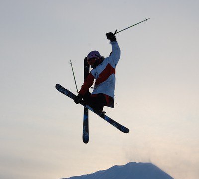 jag hoppar corner:D. Foto: Robin Bergström. Åkare: Rasmus Rosén Lindahl.