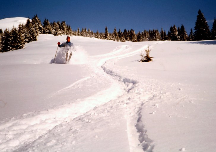 Tidigt åttiotal och 210 cm. Foto: Björn Holmgren. Åkare: Janne Holmgren.