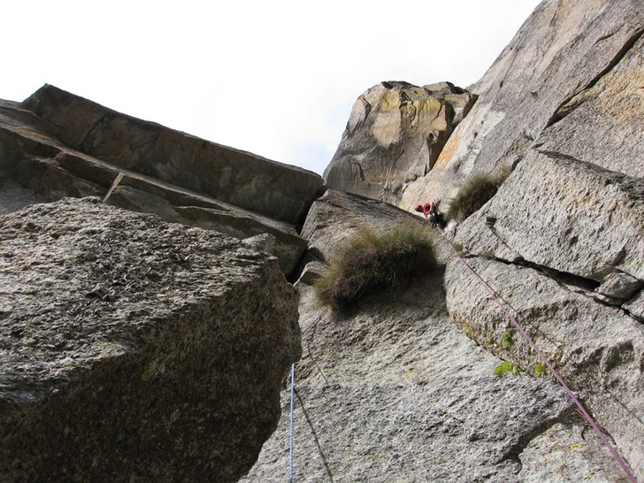 Personen bakom användaren på andra replängden f. Foto: Daniel. Åkare: Christian Türk.