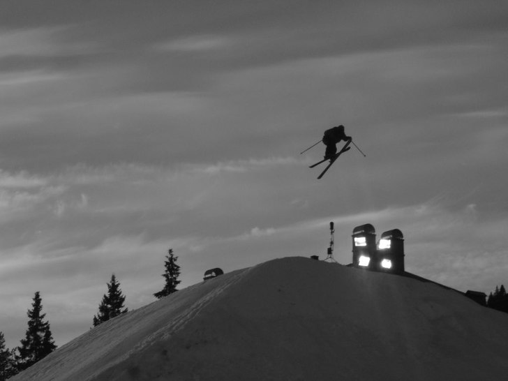 Stor 720 nosegrab. Foto: M.StålSjöberg. Åkare: Jon Olsson.