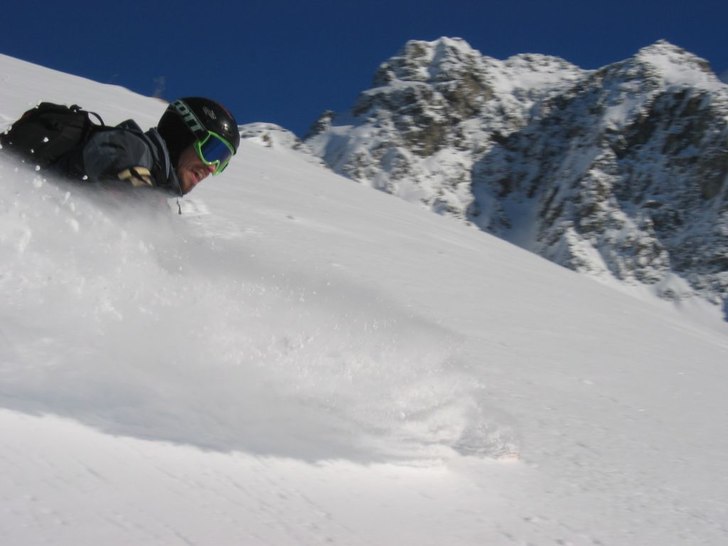 Skidåkning när den är som bäst!. Foto: Erik Isberg. Åkare: Petter Gustafsson.
