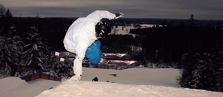 Leker runt lite i Hanaslöv Fun-park som är ny f�. Foto: Adam Klingeteg. Åkare: Axel Åkerlund.
