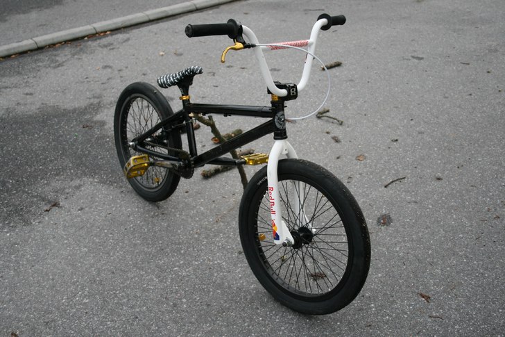 Min lilla rajd!!

Eastern bmx!. Foto: Mathias U. Åkare: Ingen.