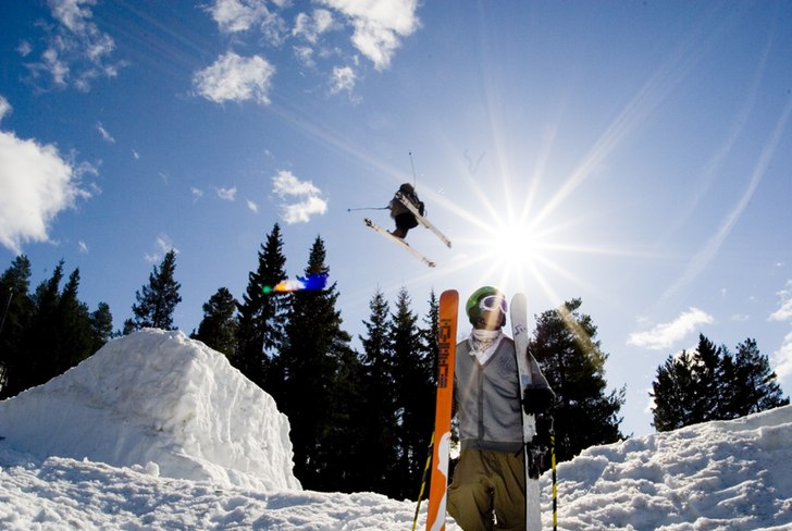 Jag står och chillar medans Jonas (11bast) hoppar. Foto: Simon Pontare. Åkare: Jag och jonas.