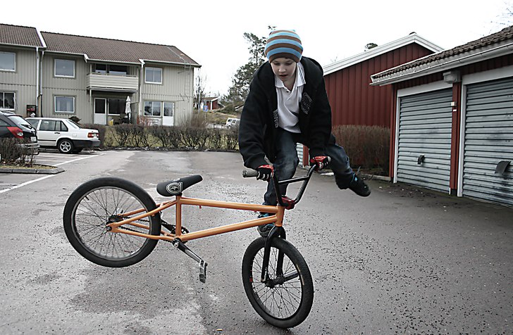 Footjam Tailwhip. Foto: Jonas Lindberg (jag). Åkare: Oskar Fransson.
