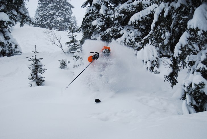 Bra tryck i snön i Dec.. Foto: Patric. Åkare: Kristoffer Svensson.