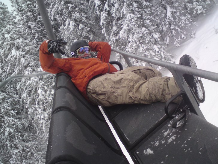 i stolen på väg upp. Foto: Petter Sundbye. Åkare: Kalle Nilsson.