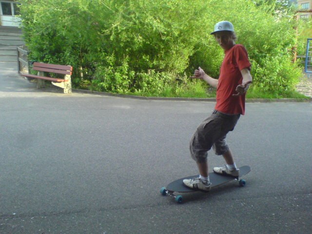 longboard wiiieeh. Foto: martin von idin. Åkare: joel (jag).
