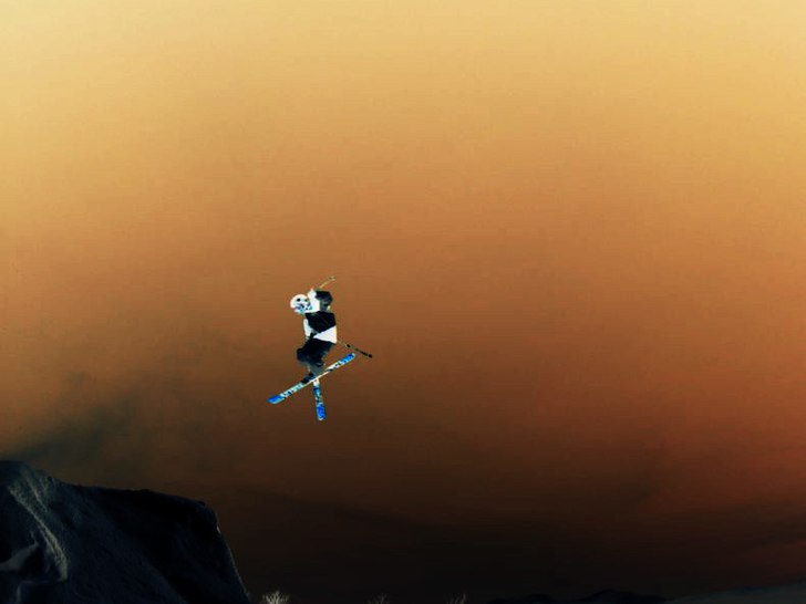 jepper grabbar å har sig.... Foto: ?. Åkare: Jesper moen.