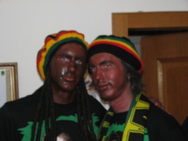 två mörka redaktionsmedlemmar!! HAHA, vilken kv�. Åkare: victor o rasmus.