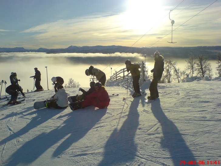 Årets første dag:D NICE!!!!!!!!!!!!. Foto: Morten Fredriksen. Åkare: Snowboard linjen.