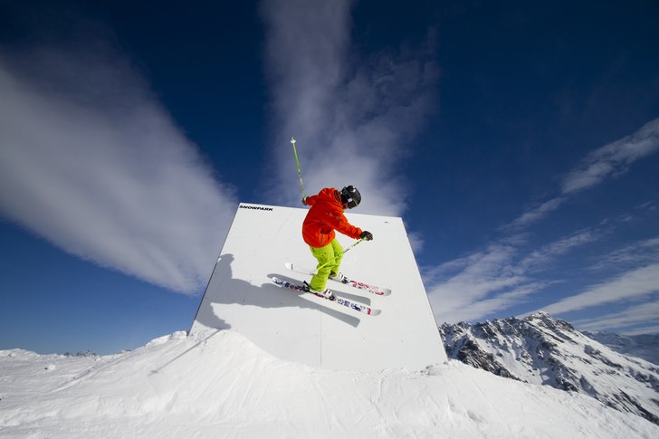 wallride :P. Foto: magnus peterson.  hemsida. pgfmotion.se. Åkare: gustaf// jag.