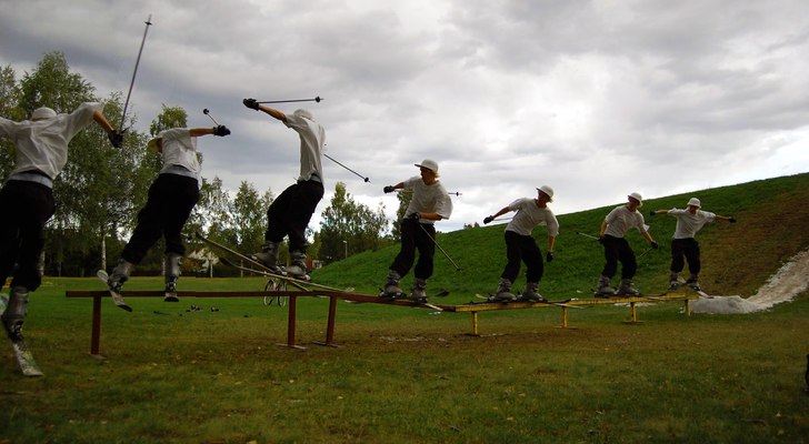dark clouds are hangin' all around me (8). Foto: Staffilaff. Åkare: Lingfling.