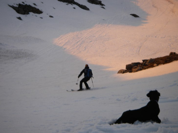 Där skaren brister och solen gör "sluch&quo. Foto: Mats Mäki. Åkare: Jonny Öhrn.