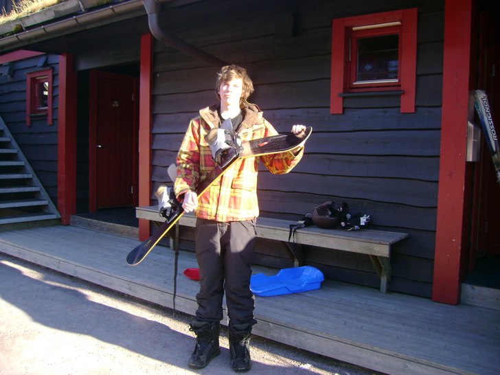 Min älskade bräda, så hade jag bara en bräda m. Foto: Amanda Esborn. Åkare: Kasper Reiderstedt.