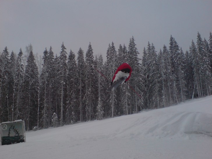 Åker lite i säfsens park... var väl så där.... Foto: Rasmus bremholt. Åkare: Patric Millby.