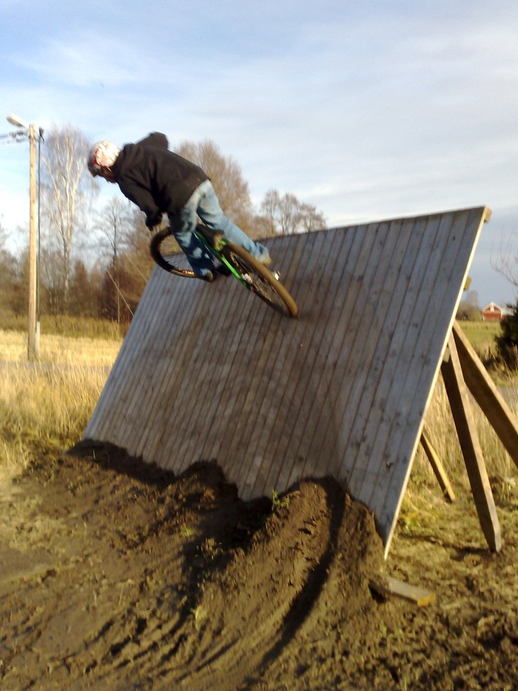 wallride. Foto: philip. Åkare: felix.