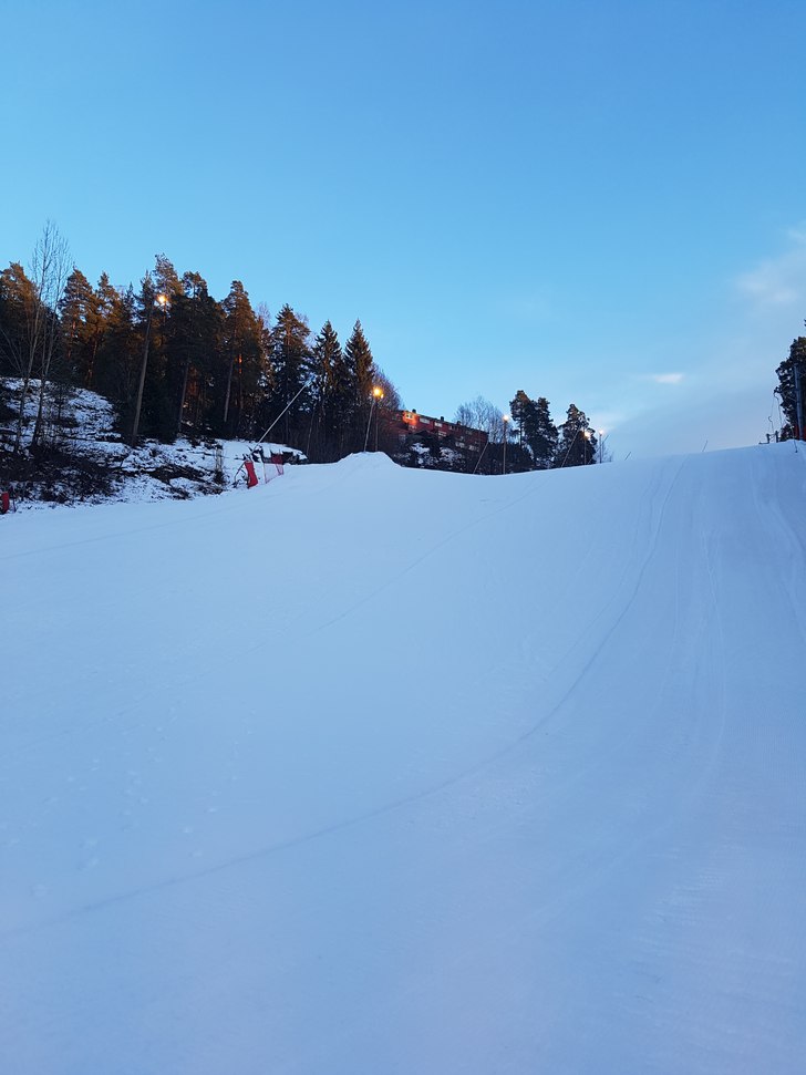 Herlig med litt nysnø
Idag har vi åpent fra 17-2.