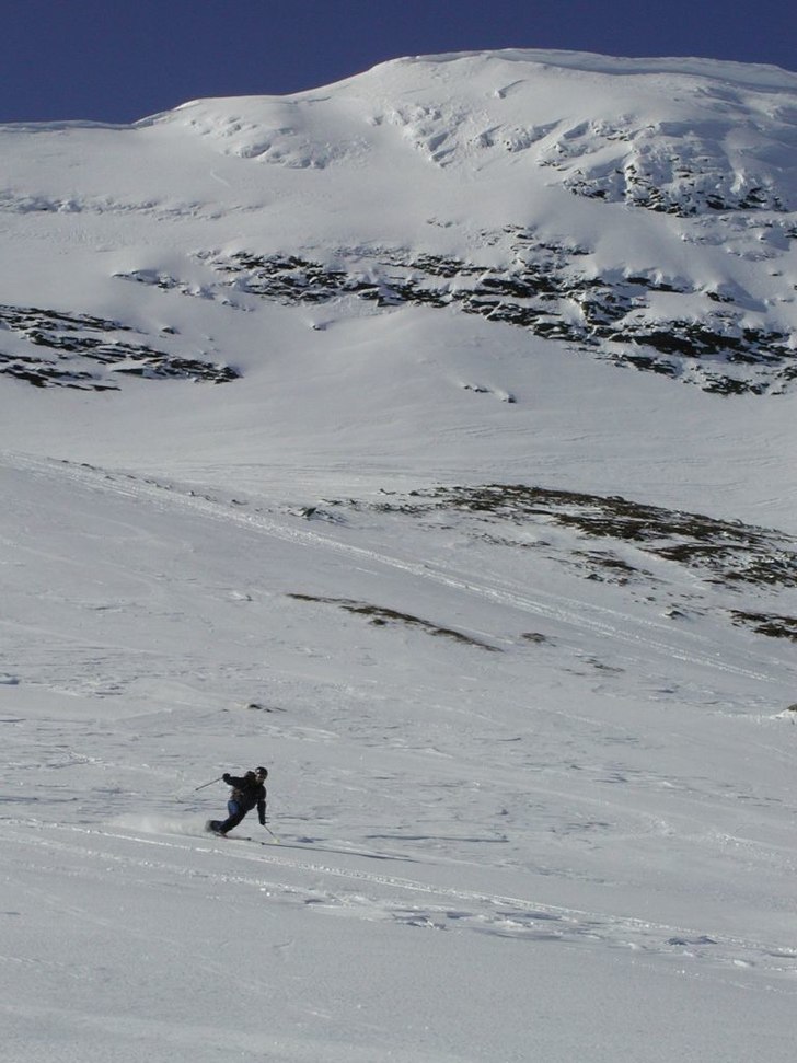 Hårt och svåråkt men fint väder. Foto: Andreas Hägglund. Åkare: Stefan Johansson.