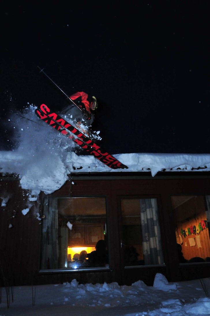 Kvälls aktivitet på Öytun!. Foto: Erik "Lidas" Lidström. Åkare: Helge "Hemse Gemsen" Berg.