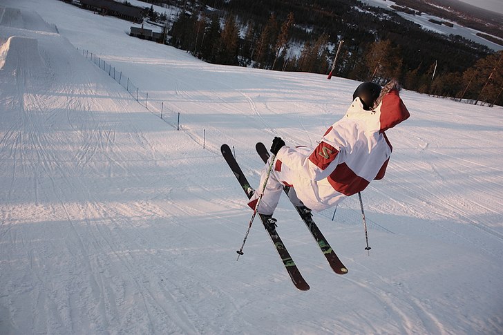 Njaaee, kör lite rideaway . Foto: Jonathan Liljedal. Åkare: Rasmus Ericson.