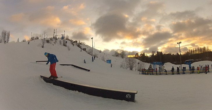 En chill dag på Vedbobacken i Västerås.. Foto: Olle Carlsson. Åkare: Daniel Nylén.
