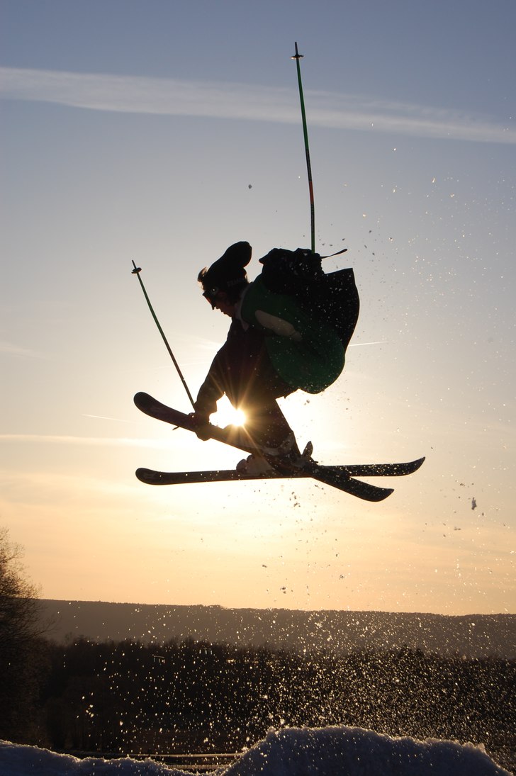 En springsesh i jära. . Foto: Filip Jönsson. Åkare: Felix Windolf.