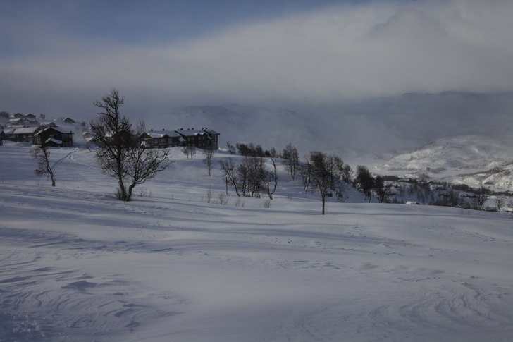 Pudder alarm! Skiftende forhold med snø, sol, vin.