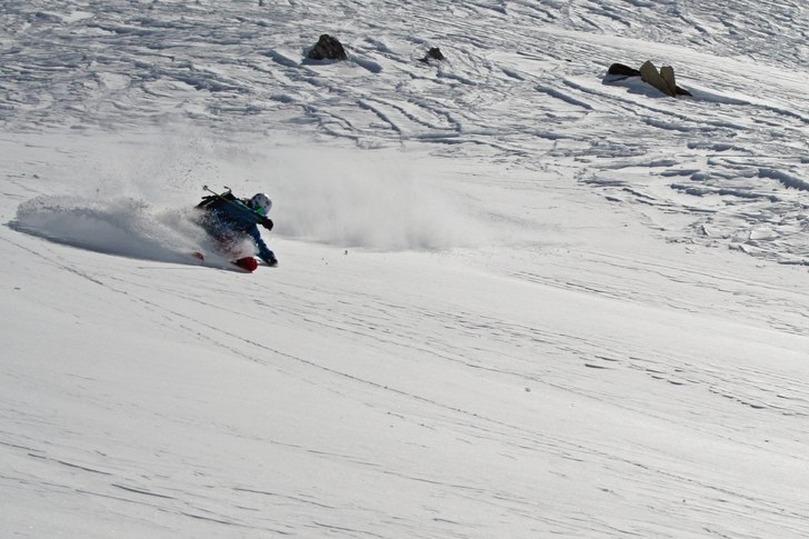Framsidan av Rothorn. Foto: Adam Jonsson. Åkare: Robin Ljungqwist.