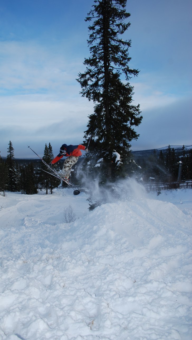 Lekte lite i vemdalen, första skiddagen för säs. Foto: Erik Larsson. Åkare: Fredrik Persson.