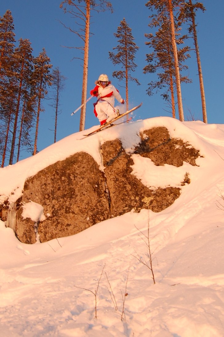 jag droppar en klippa:). Foto: PontusRosénLindahl. Åkare: RasmusRosénLindahl.