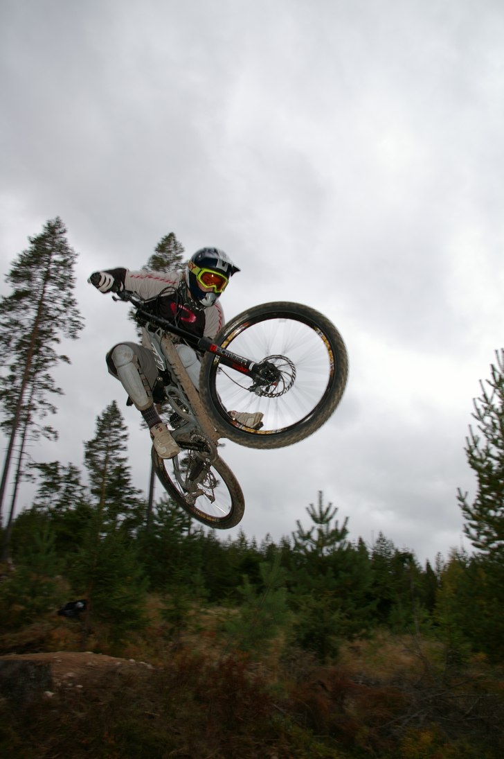 Jake langar. Foto: Nick Djupsjo. Åkare: Jacob Gustafsson.