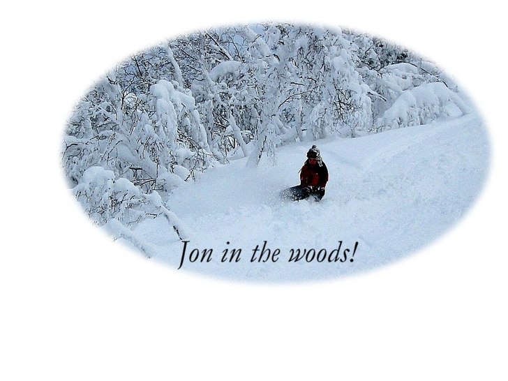 Jon surfar puder i skogen!. Foto: Joakim Holmberg. Åkare: Jon Johansson.