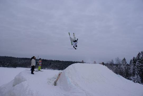Backflip. Foto: Erik Ivenäs. Åkare: Joseph Jansson (jag).