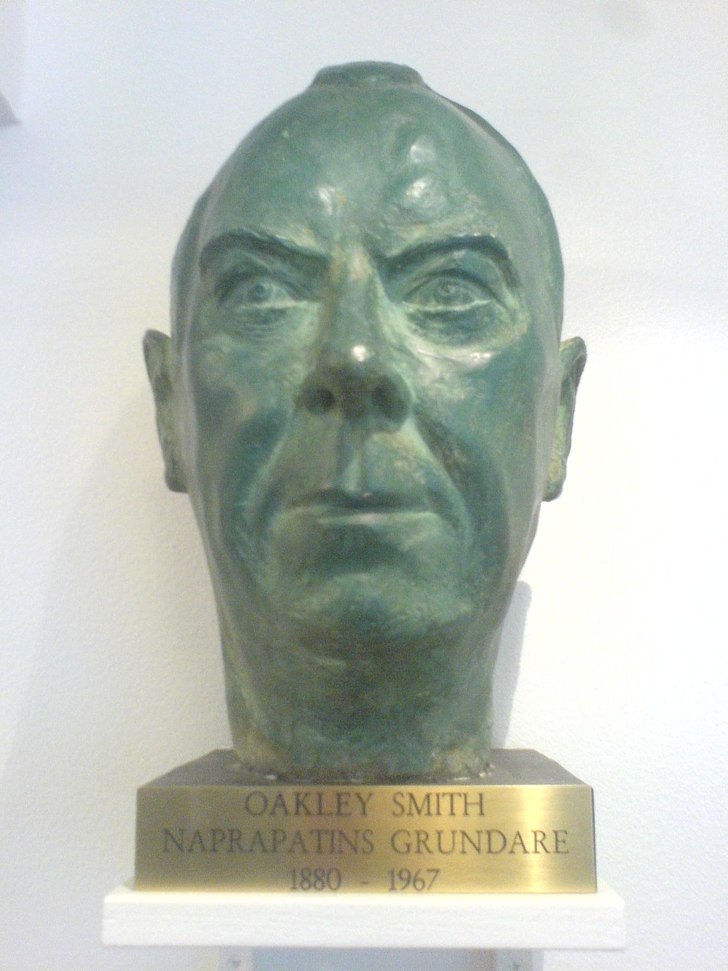 Took sköönt namn :D 

Naprapatins Grundare !! . Foto: Robin Andersson. Åkare: Oakley Smith.