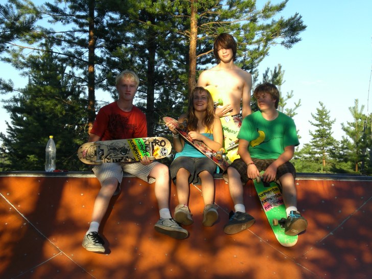 Gruppbild. Foto: Självutlösare. Åkare: Jakob Grano, Anna Brask, Alexander Bäsén & Stefan Bengtsson.