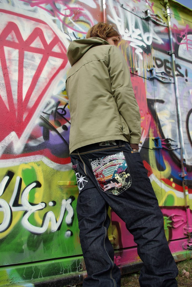 lek vid planket.. Foto: fjupp. Åkare: jag.