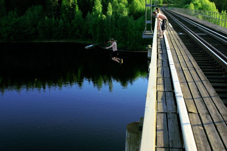 Tågbron i Slind 15-16 m. Foto: Christoffer Lundgren. Åkare: Andreas Lundgren.