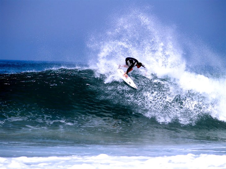 Surfare från Hossegor. Foto: Johan Mårtensson. Åkare: Local.