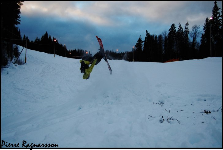 jag på backflip. Foto: zabastian karlsson. Åkare: pierre ragnarsson.