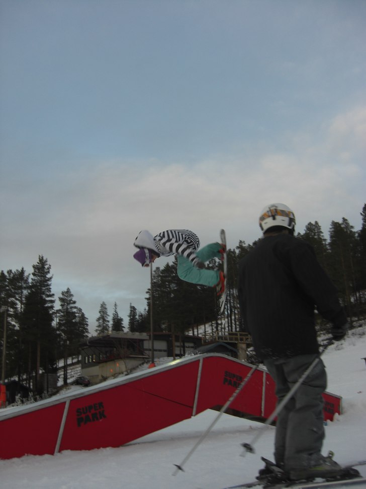 Ted slintar. Frontflip i mitten!!!. Foto: Jag. Åkare: Ted  Hagansbo.