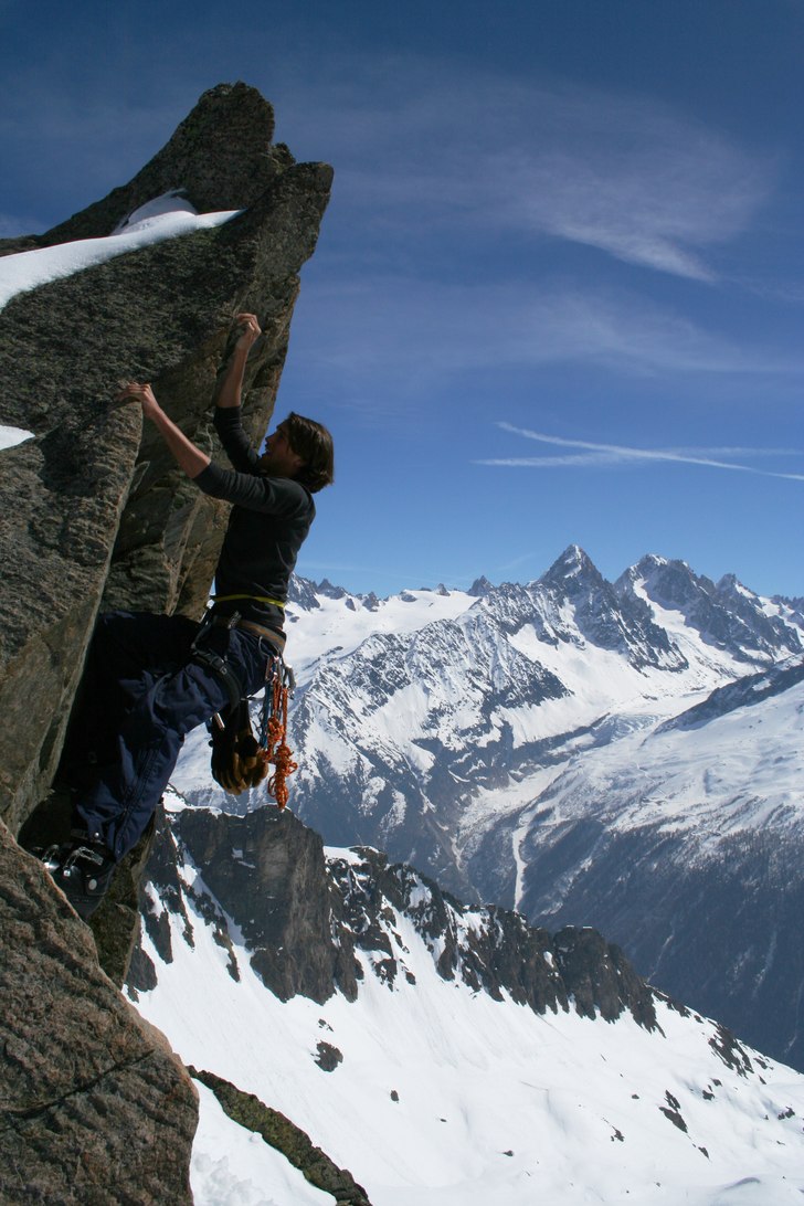 Bouldring i Flégère.... på hög höjd...... Foto: Erik Brinkman. Åkare: Max.
