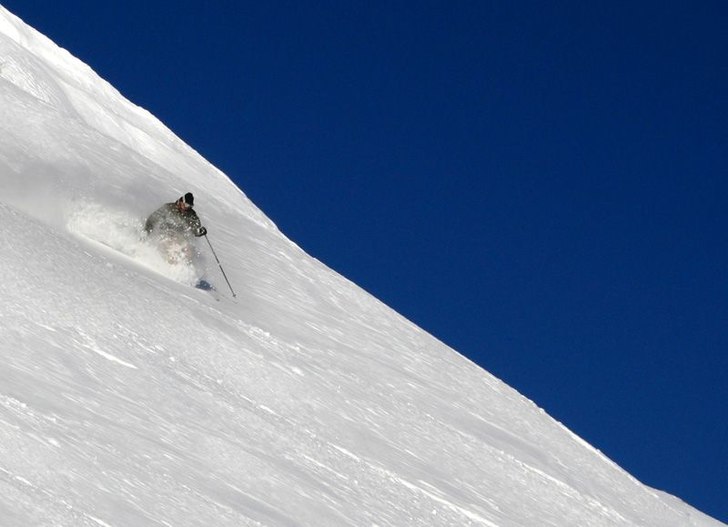 David som myser i Alpbachs puder!. Foto: Staffan Skällenäs. Åkare: David Ehrenstråle.
