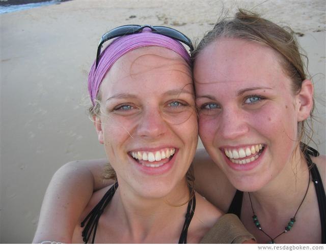 En tidig morgon på stranden Praia do Amore...sole. Åkare: Syster o jag.