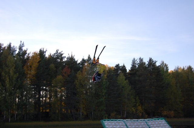 hederlig bakåt!. Foto: Robin Ericsson. Åkare: jesper hayland.