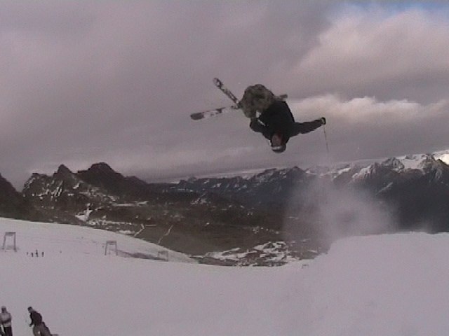 Rodeo 540 phil grab. Foto: Ricko Eriksson. Åkare: Tim Eriksson.