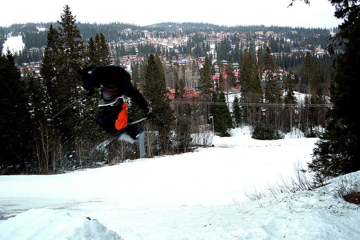 Vi i björnen stänger en vecka tidigare än åre . Foto: Andreas. Åkare: Jonas Sjödin.