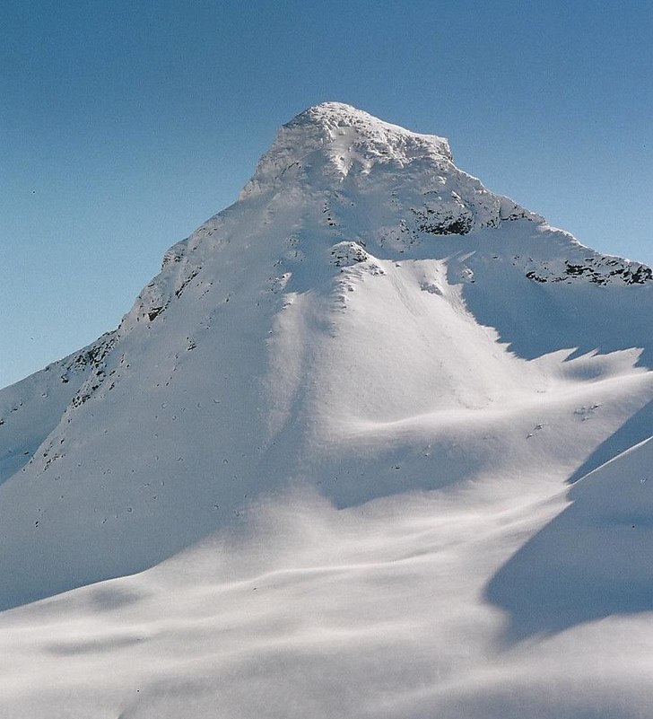 This peak is the place to be this winter. A lot of. Foto: Olav Solberg.