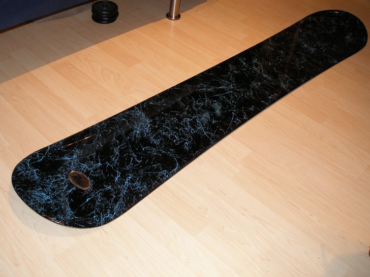 pappas hemlackerade bräda med färg från biltema. Foto: a.