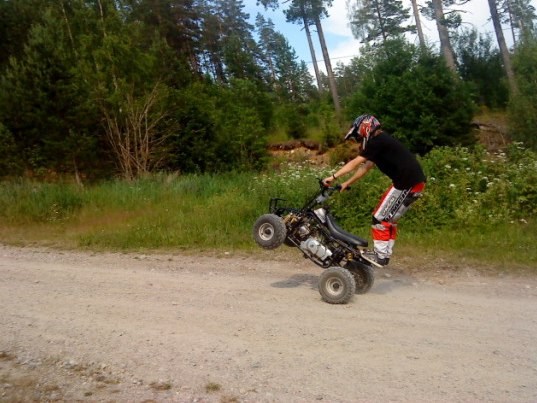 sommaren 2009 :). Foto: Simon. Åkare: Jag.